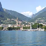 In Centro Casa de Férias Lecco