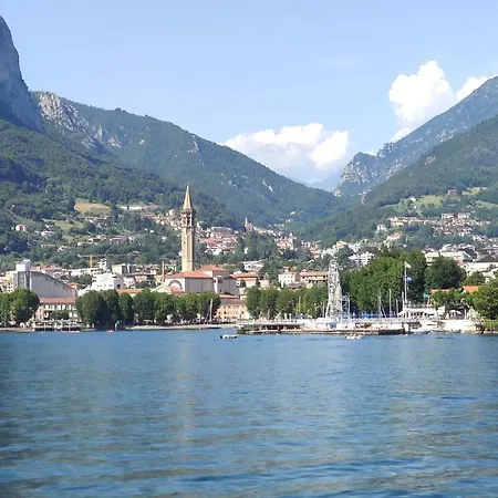 In Centro Dom wakacyjny Lecco